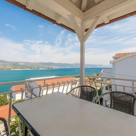 Bubi Apartment Trogir